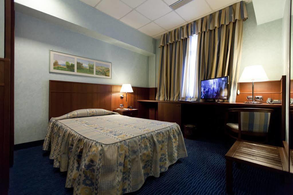 Palace Hotel Moderno Pordenone Esterno foto