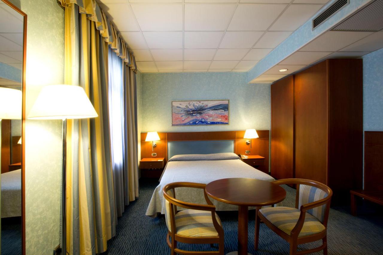 Palace Hotel Moderno Pordenone Esterno foto