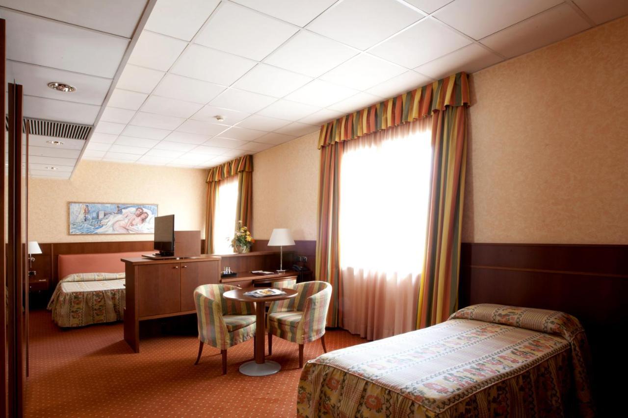 Palace Hotel Moderno Pordenone Esterno foto
