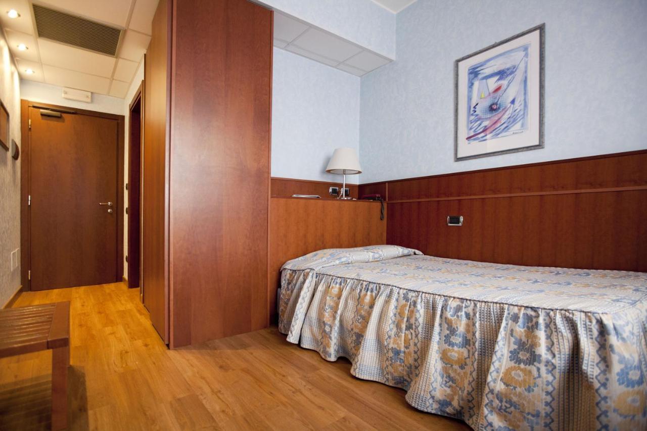 Palace Hotel Moderno Pordenone Esterno foto